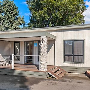 Deluxe 1 Bedroom Cabin